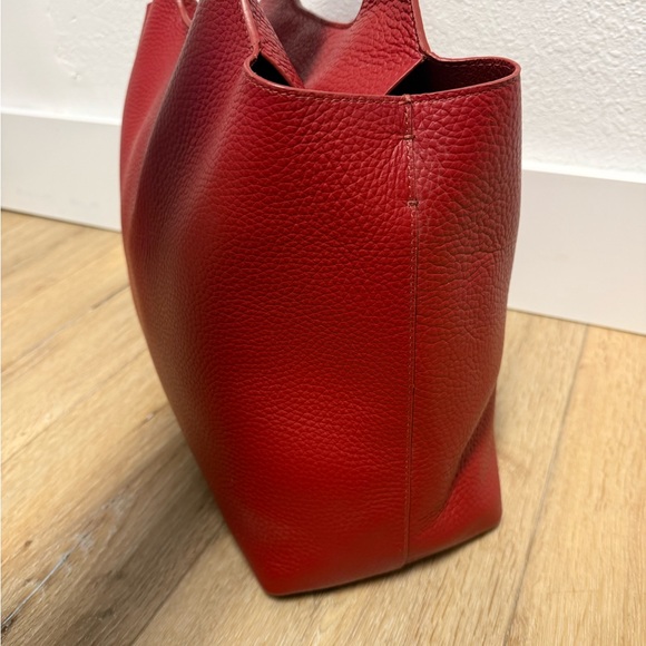 Cuyana Classic Structured Tote Large Red Pebbled Leather Minimalist Bag - Picture 7 of 16